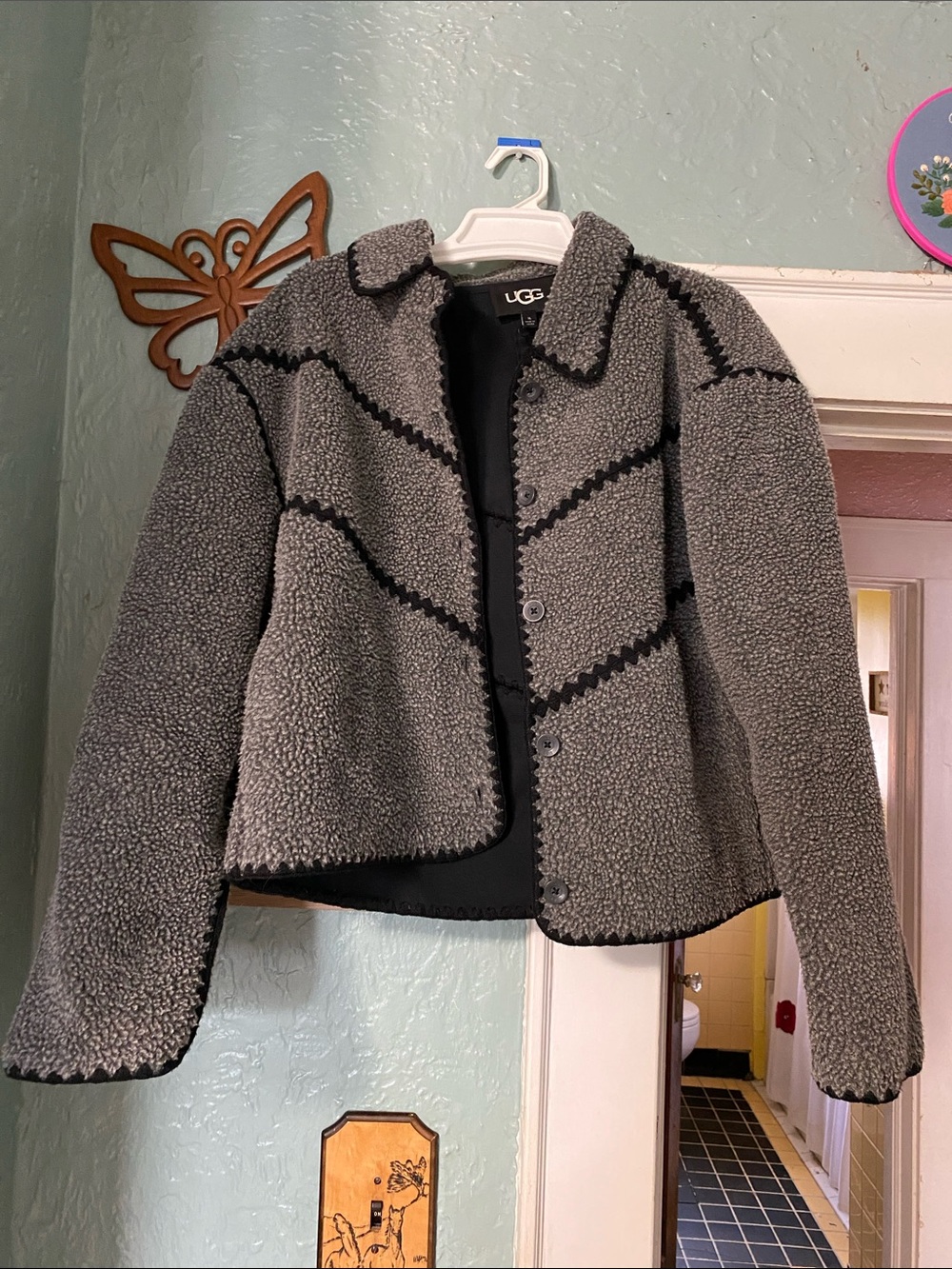 UGG Gray Sherpa Contrast-Trim Button Jackety